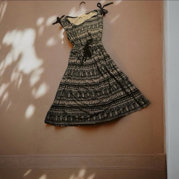 Boho Patterned Women's Dress with Ties - Picture 5 of 9